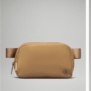 lululemon everywhere belt bag 1L Allspice